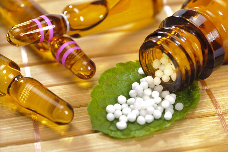 ᐅ Homöopathie - Prinzip, Anwendungsgebiete und Verfahren